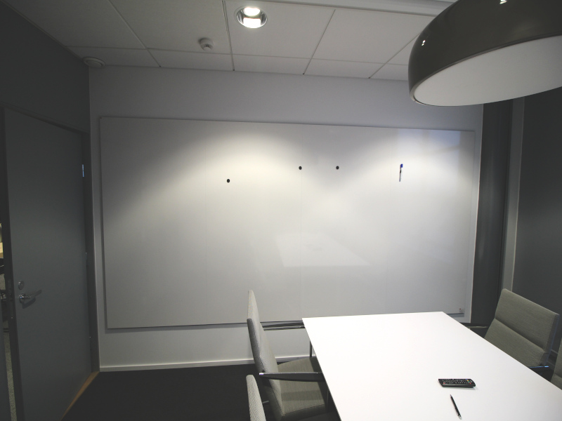 WriteWall toimistossa