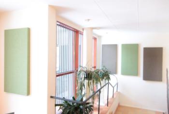 Hush akustiikkapaneelit Salon seurakuntatalon seinällä 1